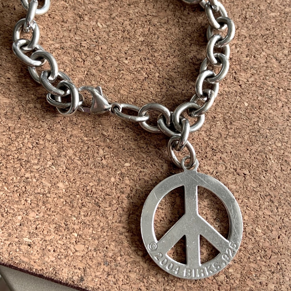 Maison Birks Peace Bracelet